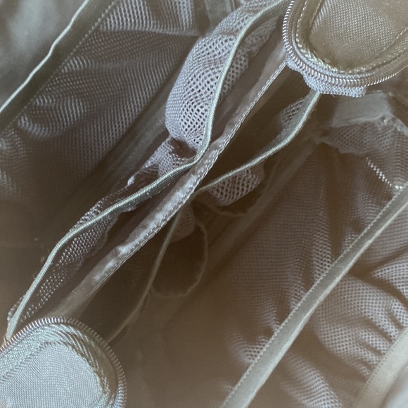 Diaper bag design by babybjorn - Picture 11 of 16